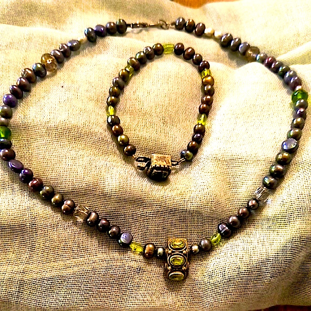Handmade Green Bead & Gray Pearl Necklace & Bracelet Set - Picture 7 of 7
